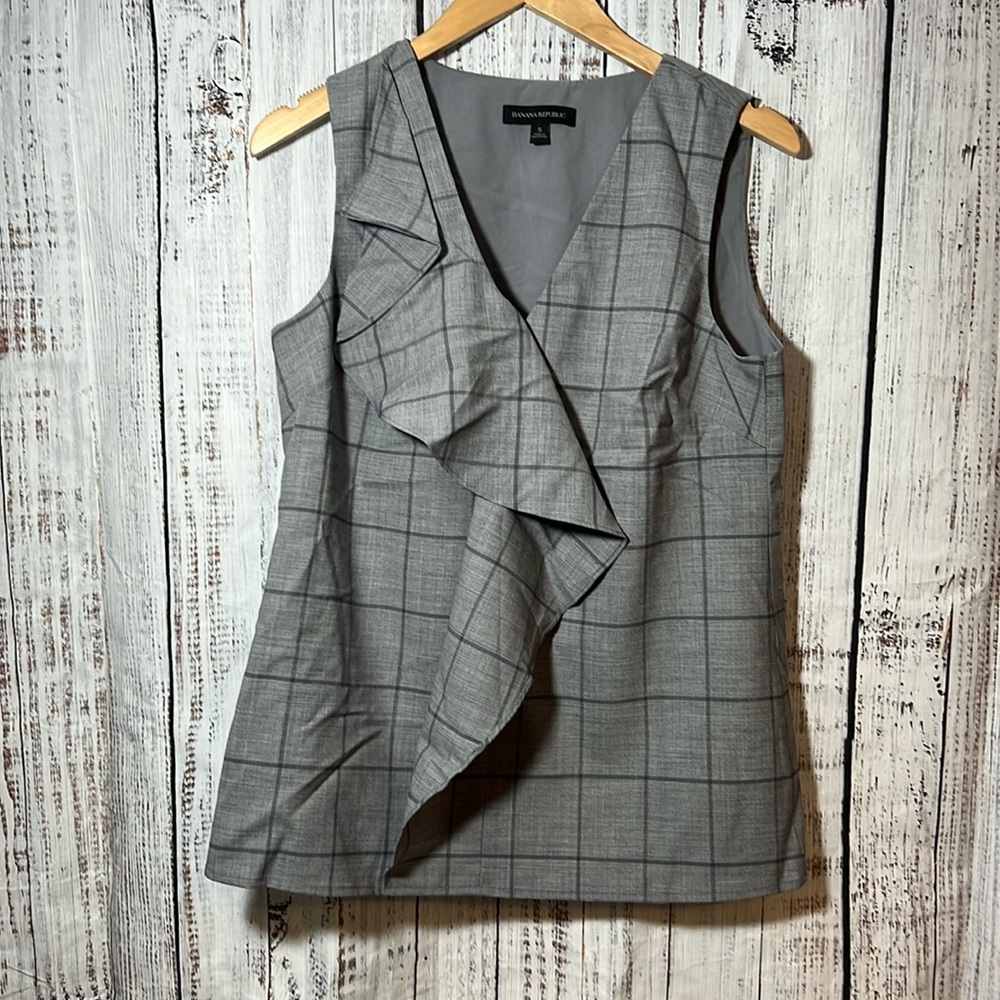 Banana republic wool sleeveless ruffle shirt